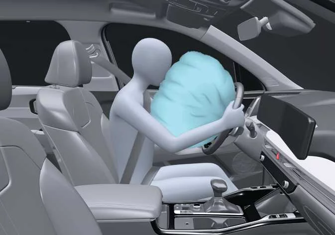 Fully inflated driver front airbag providing head and chest protection in a Kia Sorento